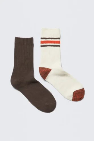 2-Pack Ribbed Crew Socks – Solid Brown & Graphic Cream