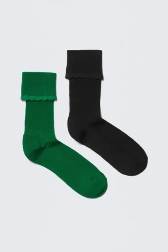 2-Pack Scalloped Edge Crew Socks – Black & Green