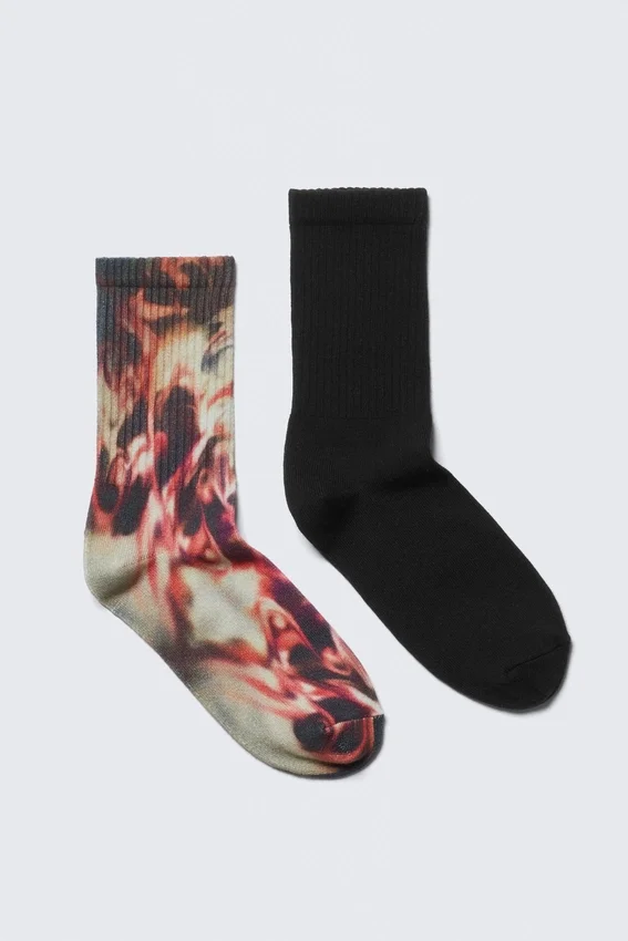 2-Pack Tie-Dye Crew Socks – Red Tie-Dye & Solid Black 2-Pack Tie-Dye Crew Socks – Red Tie-Dye & Solid Black