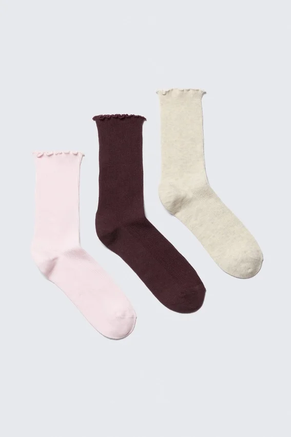 3-Pack Frill Edge Socks – Pink/Burgundy/Beige 3-Pack Frill Edge Socks – Pink/Burgundy/Beige