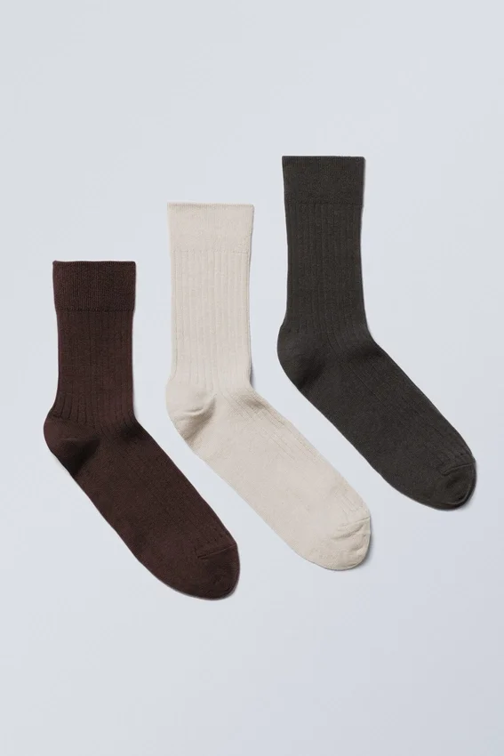 3-Pack Ribbed Crew Socks – Dark Red/Light Beige/Dark Grey 3-Pack Ribbed Crew Socks – Dark Red/Light Beige/Dark Grey