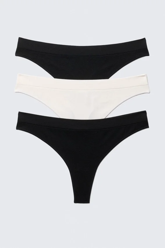 3-Pack Seamless Thongs – Black & White 3-Pack Seamless Thongs – Black & White