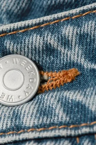 Abell Mid Rise Regular Barrel Jeans – Seventeen Blue – Medium Blue