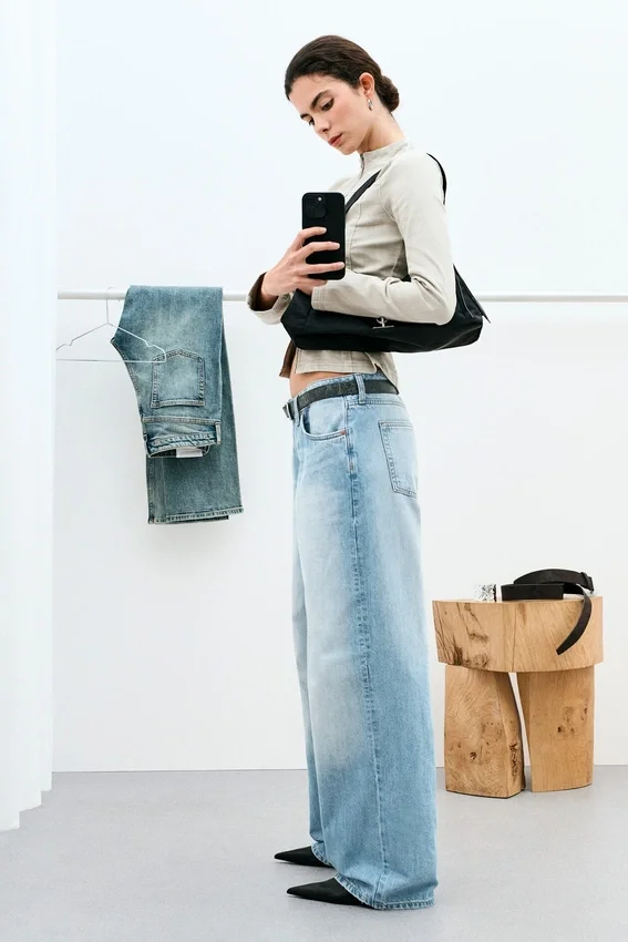 Ample Low Rise Loose Wide Jeans – Kimberley Blue – Light Blue Ample Low Rise Loose Wide Jeans – Kimberley Blue – Light Blue