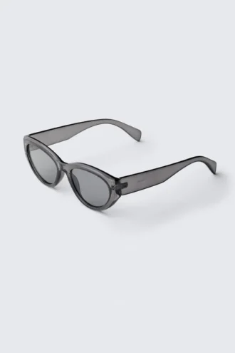 Angular Cat-Eye Sunglasses – Transparent Grey