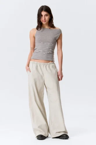 Annie Striped Sleeveless Boat-Neck Top – Grey & White Stripes