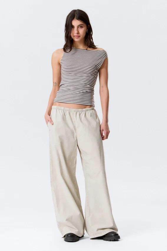 Annie Striped Sleeveless Boat-Neck Top – Grey & White Stripes Annie Striped Sleeveless Boat-Neck Top – Grey & White Stripes