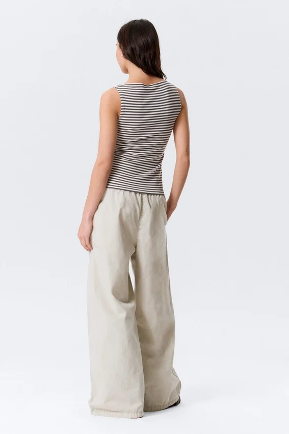 Annie Striped Sleeveless Boat-Neck Top – Grey & White Stripes Annie Striped Sleeveless Boat-Neck Top – Grey & White Stripes