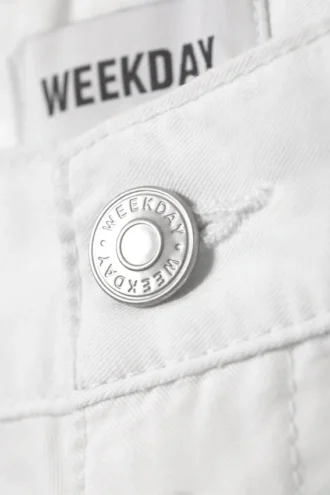Astro Loose Twill Shorts – White