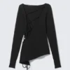 Asymmetric Long-Sleeved Cross Back Top – Black Asymmetric Long-Sleeved Cross Back Top – Black