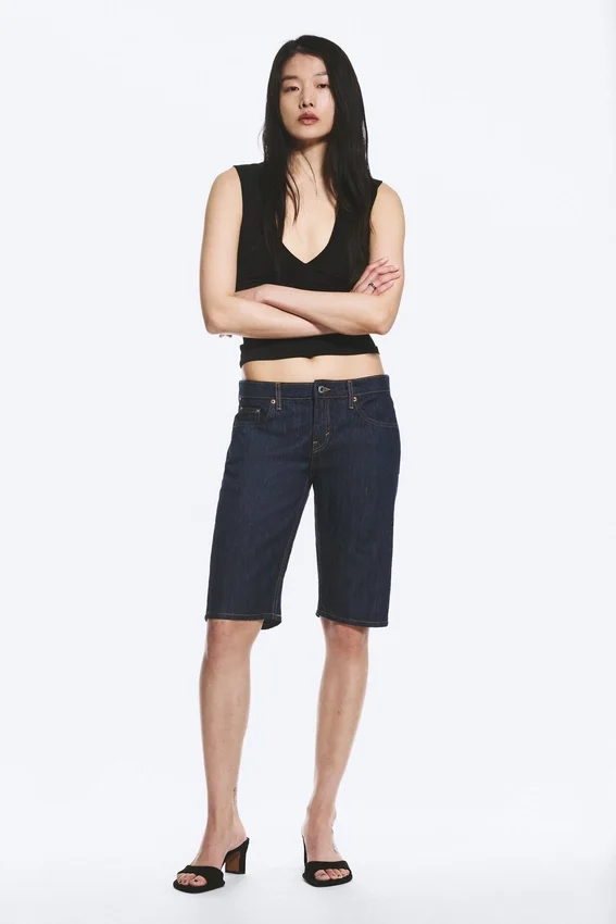 Atom Low Rise Regular Knee-Length Denim Shorts – Blue Rinse – Dark Blue Atom Low Rise Regular Knee-Length Denim Shorts – Blue Rinse – Dark Blue