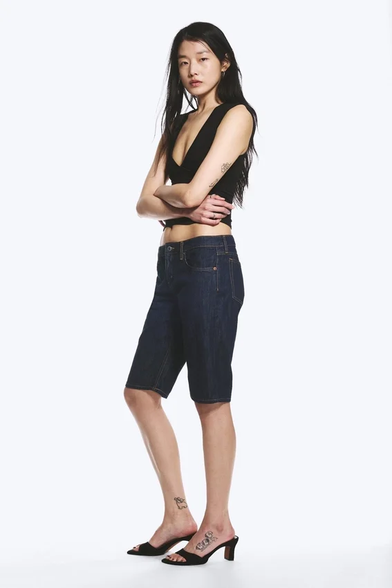 Atom Low Rise Regular Knee-Length Denim Shorts – Blue Rinse – Dark Blue Atom Low Rise Regular Knee-Length Denim Shorts – Blue Rinse – Dark Blue