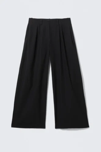 Aya Pleated Trousers – Black