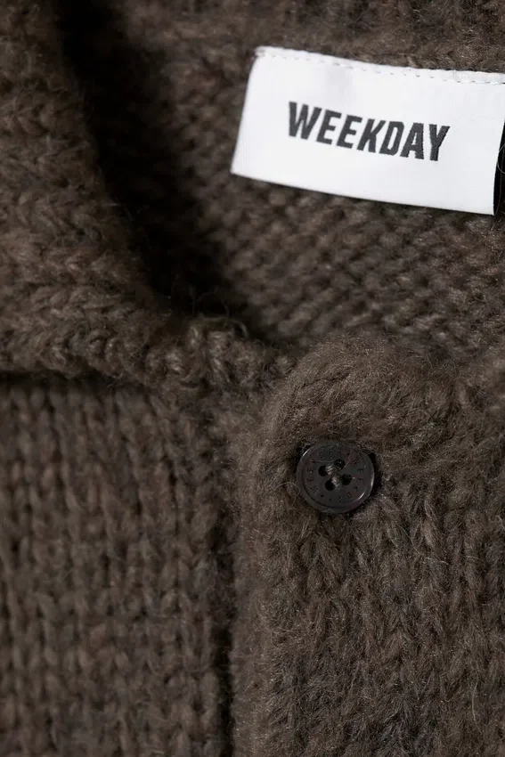 Bobby Relaxed Knitted Polo Sweater – Khaki Green Bobby Relaxed Knitted Polo Sweater – Khaki Green