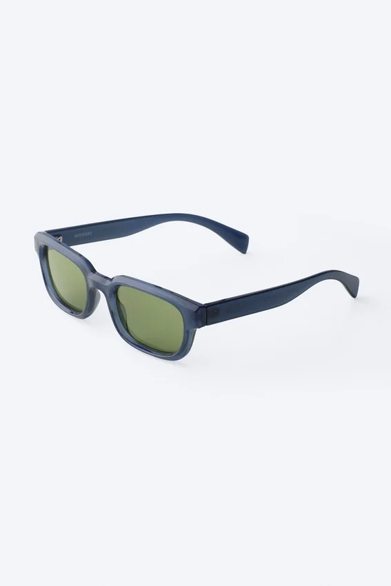 Bold Rectangular Frame Unisex Sunglasses – Dusty Light Grey Bold Rectangular Frame Unisex Sunglasses – Dusty Light Grey