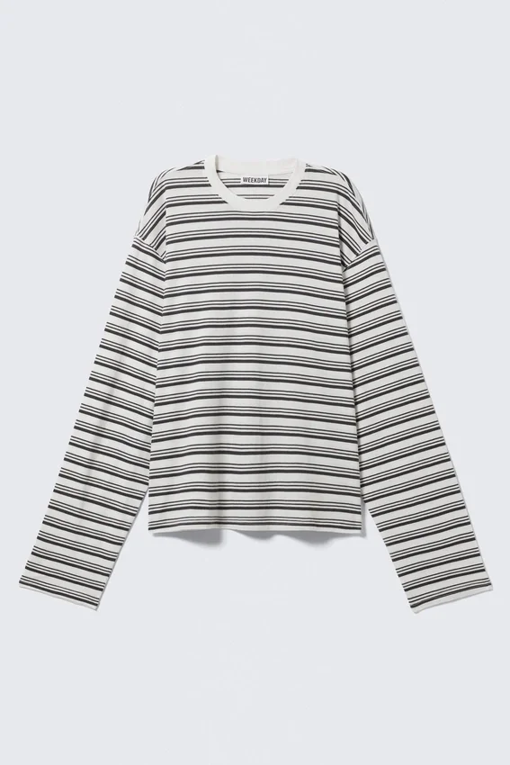Boxy Fit Long-Sleeved Striped T-Shirt – Black & White Stripes Boxy Fit Long-Sleeved Striped T-Shirt – Black & White Stripes