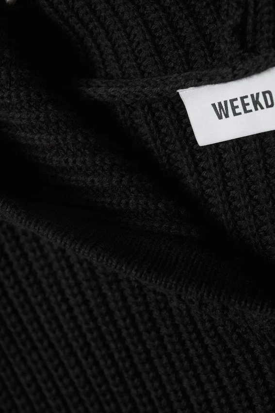 Boxy Knitted Hoodie – Black Boxy Knitted Hoodie – Black