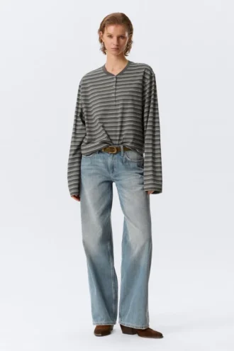 Boxy Long-Sleeved Henley T-Shirt – Striped Dark Grey
