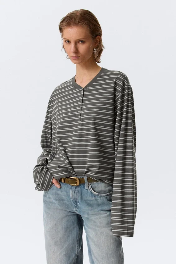 Boxy Long-Sleeved Henley T-Shirt – Striped Dark Grey Boxy Long-Sleeved Henley T-Shirt – Striped Dark Grey