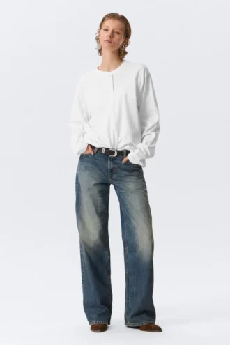 Boxy Long-Sleeved Henley T-Shirt – White