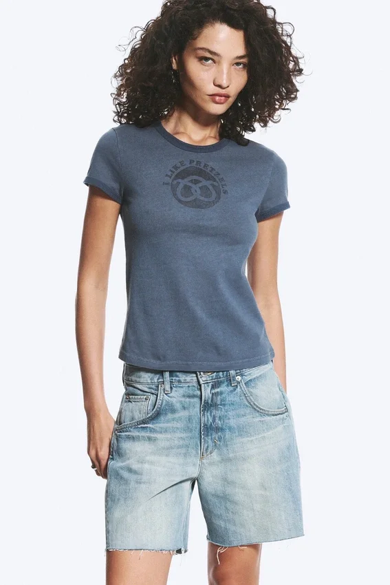 Boxy Printed Short-Sleeved T-Shirt – Dark Blue – Pretzels Boxy Printed Short-Sleeved T-Shirt – Dark Blue – Pretzels