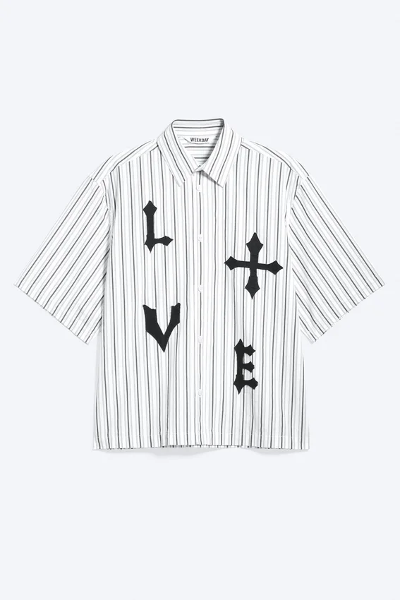 Boxy Short-Sleeved Graphic Shirt – White & Black Stripes Boxy Short-Sleeved Graphic Shirt – White & Black Stripes