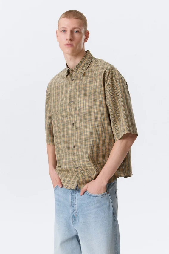 Boxy Short-Sleeved Shirt – Checked Beige Boxy Short-Sleeved Shirt – Checked Beige
