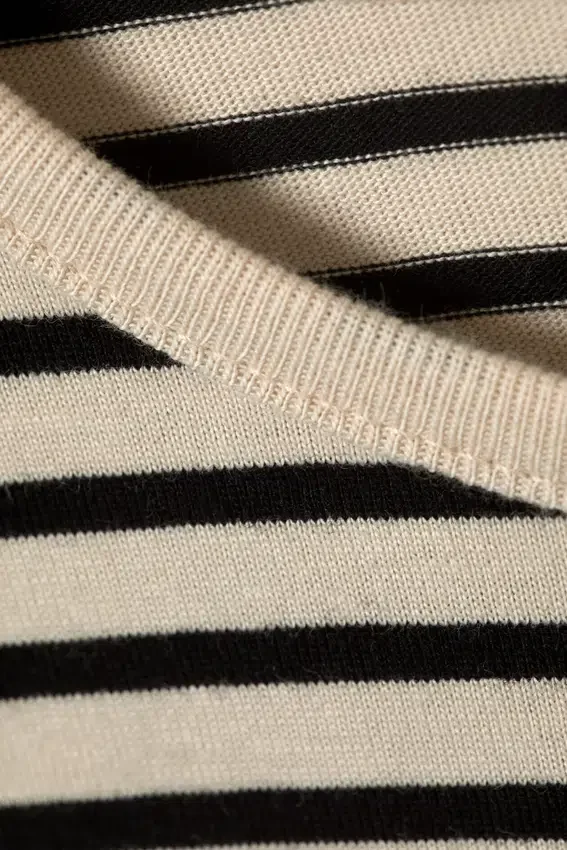 Boxy Sleeve T-Shirt – Striped Black Boxy Sleeve T-Shirt – Striped Black