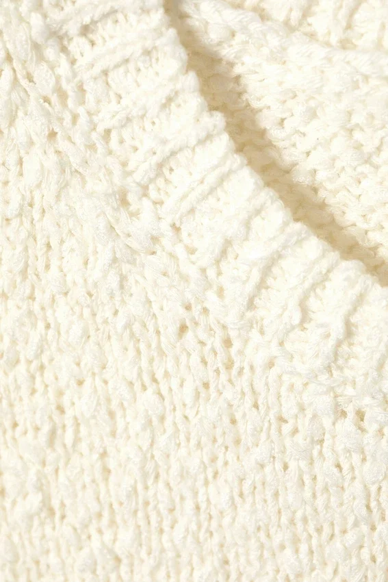 Boxy Textured Knitted Vest – Off-White Boxy Textured Knitted Vest – Off-White
