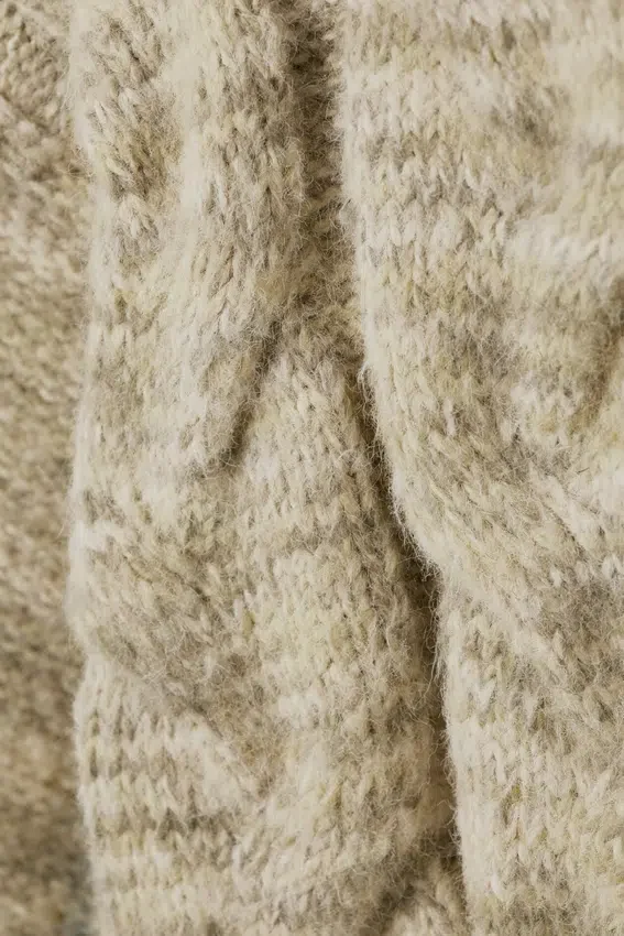 Chunky Cable-Knitted Sweater – Dusty Yellow Melange Chunky Cable-Knitted Sweater – Dusty Yellow Melange