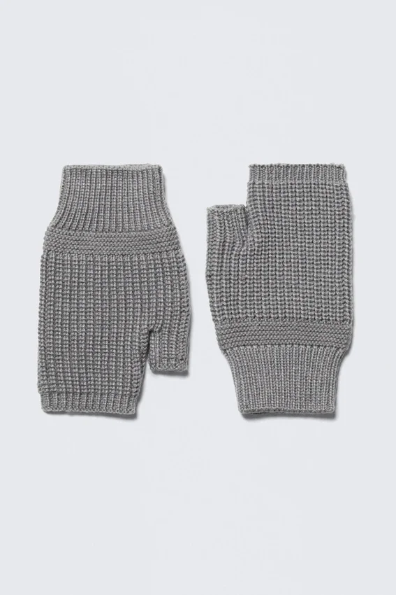 Chunky Fingerless Knitted Mittens – Stone Grey Chunky Fingerless Knitted Mittens – Stone Grey