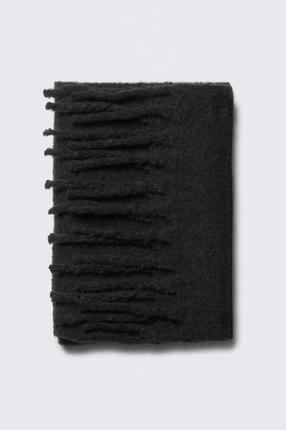 Chunky Fringed Scarf – Black Chunky Fringed Scarf – Black