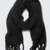 Chunky Fringed Scarf – Black Chunky Fringed Scarf – Black
