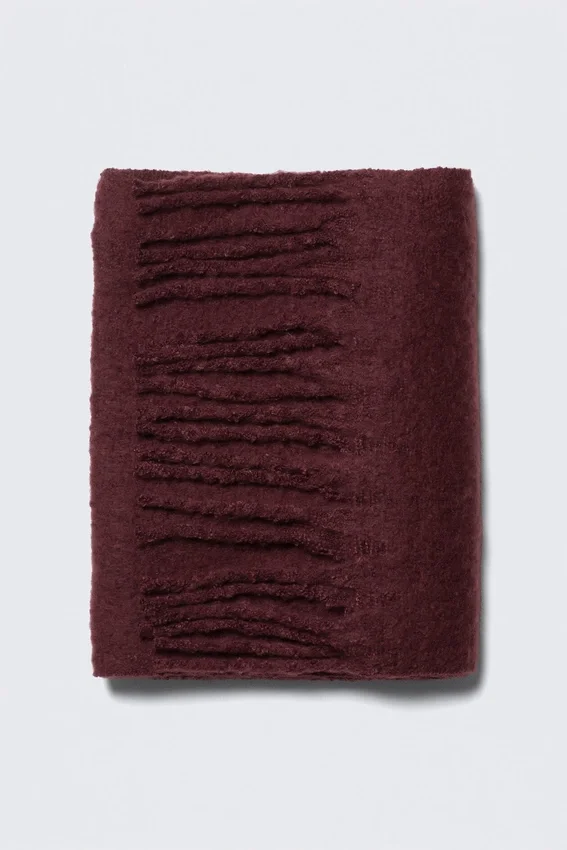 Chunky Fringed Scarf – Burgundy Chunky Fringed Scarf – Burgundy