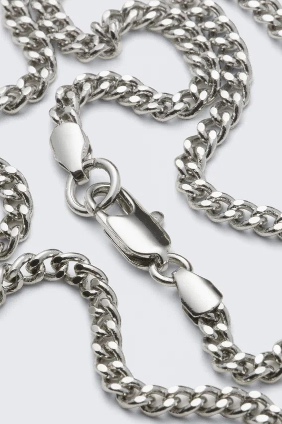 Classic Chain Necklace – Silver-Coloured Classic Chain Necklace – Silver-Coloured