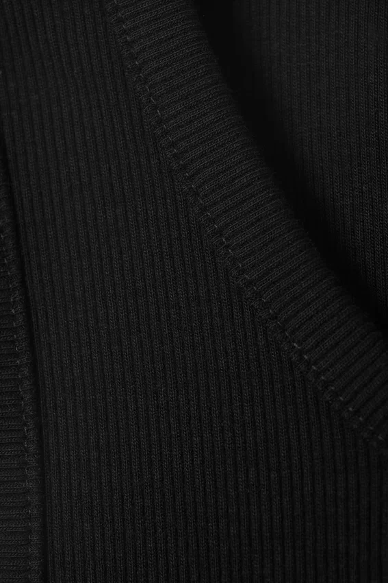 Classic Ribbed Tank Top – Black Classic Ribbed Tank Top – Black