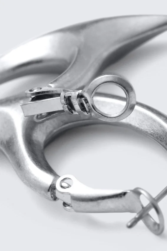 Claw Hoop Earrings – Silver Claw Hoop Earrings – Silver