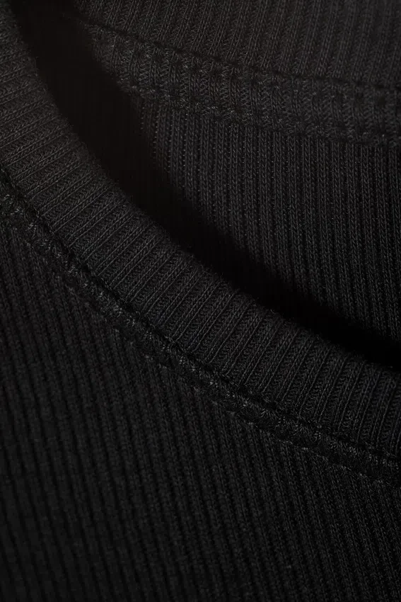 Close Fitted Rib T-Shirt – Black Close Fitted Rib T-Shirt – Black