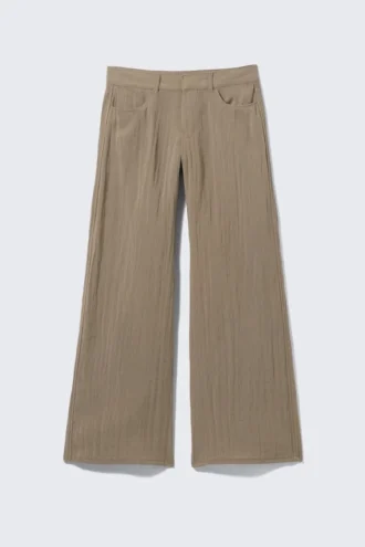 Crinkle Low Waist Loose Fit Trousers – Beige
