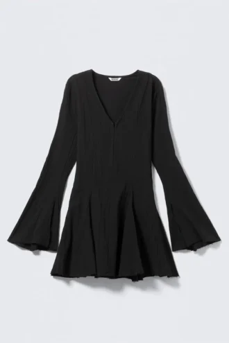 Crinkled Long-Sleeved Mini Dress – Black