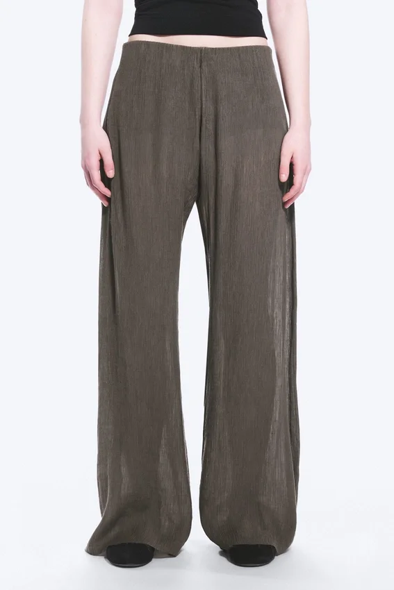 Crinkled Low-Rise Wide-Leg Trousers – Dark Brown Crinkled Low-Rise Wide-Leg Trousers – Dark Brown