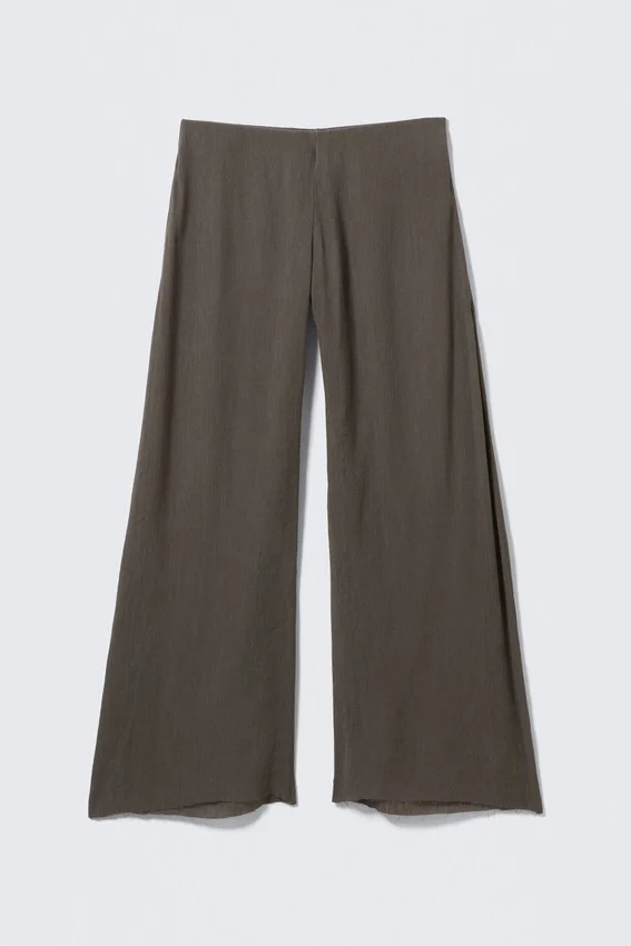 Crinkled Low-Rise Wide-Leg Trousers – Dark Brown Crinkled Low-Rise Wide-Leg Trousers – Dark Brown