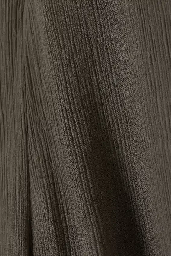 Crinkled Low-Rise Wide-Leg Trousers – Dark Brown Crinkled Low-Rise Wide-Leg Trousers – Dark Brown