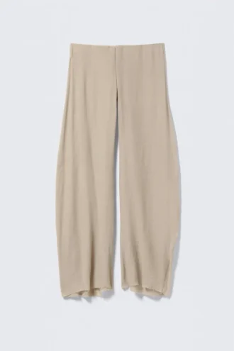 Crinkled Low-Rise Wide-Leg Trousers – Light Beige
