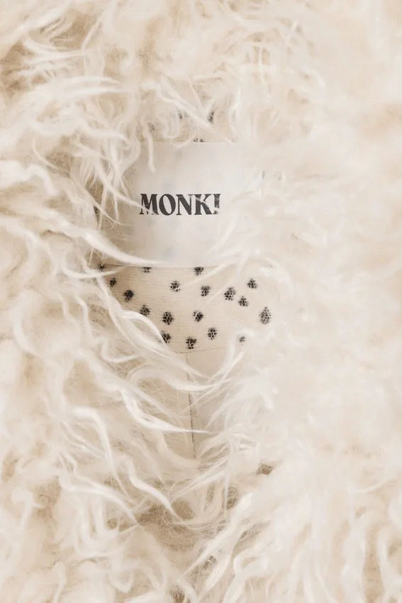 Cropped Faux Fur Trim Jacket – Dusty White – Black Dots Cropped Faux Fur Trim Jacket – Dusty White – Black Dots