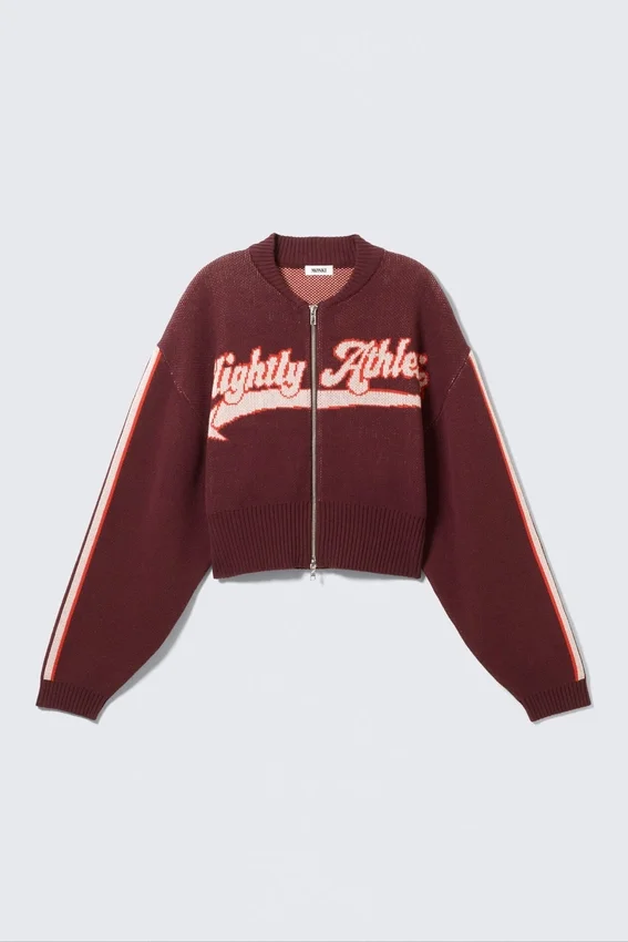 Cropped Jacquard Zip Cardigan – Dark Red – Slightly Athletic Cropped Jacquard Zip Cardigan – Dark Red – Slightly Athletic