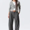 Cropped Knitted V-Neck Cardigan – Grey Melange Cropped Knitted V-Neck Cardigan – Grey Melange