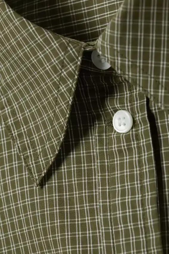 Cropped Loose Cargo Shirt – Checked Dark Khaki Green Cropped Loose Cargo Shirt – Checked Dark Khaki Green