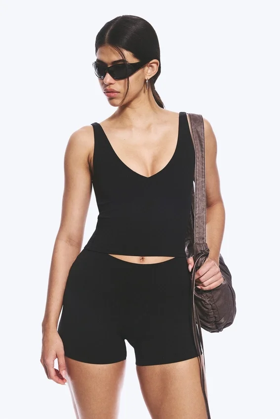 Cropped Plunge Sports Top – Black Cropped Plunge Sports Top – Black