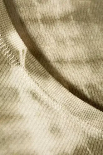 Cropped Printed Ribbed Cotton T-Shirt – Khaki Green Tie-Dye